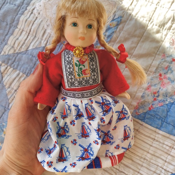 Vintage Porcelain Dutch Dolls - Picture 3 of 5
